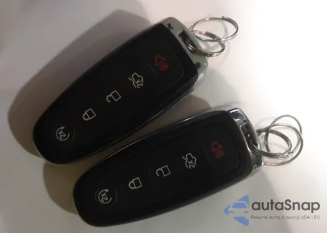 2015 Lincoln Mkt Livery z USA, uszkodzony, nr VIN 2LMHJ5NKXFBL02832